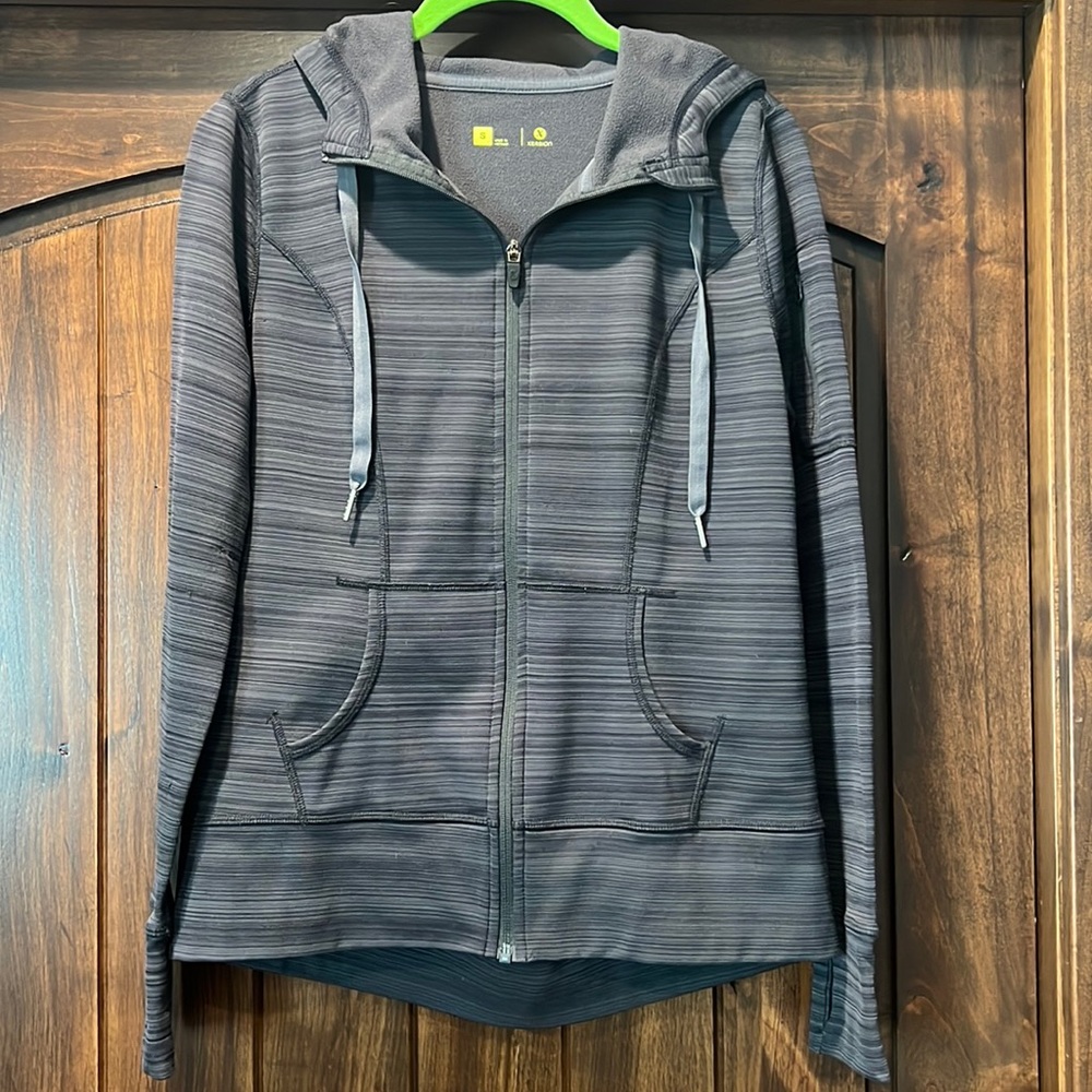 Women’s Fitted Xersion Athletic Light Jacket Small